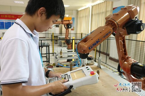 樟树职业技术学校开展2019级工业机器人专业技能竞赛 图